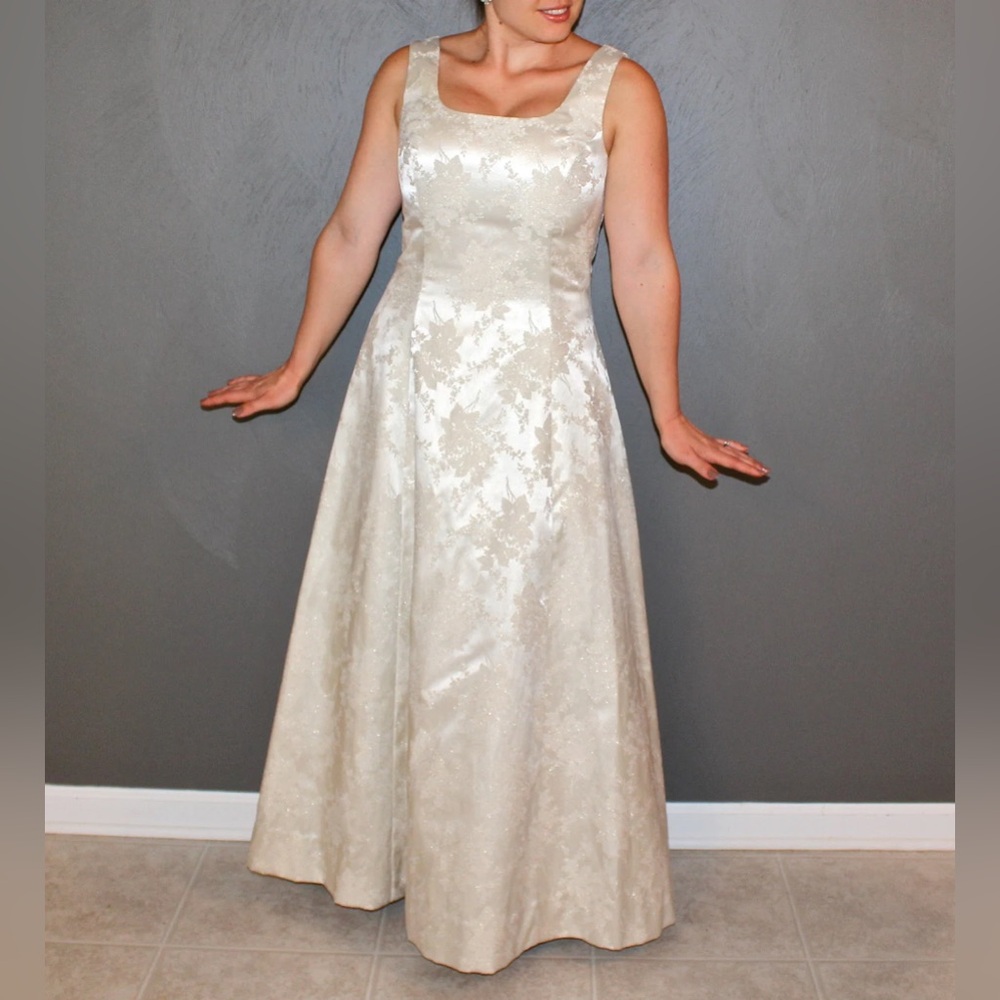 Scott McClintock Ivory Floral Jacquard Scoop Neck A-Line Gown